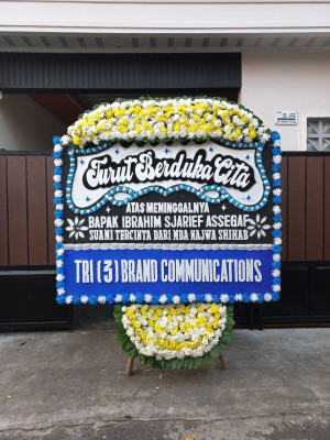Papan Bunga Duka di Sakurjaya